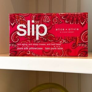 Beautiful slip pillowcase in king size